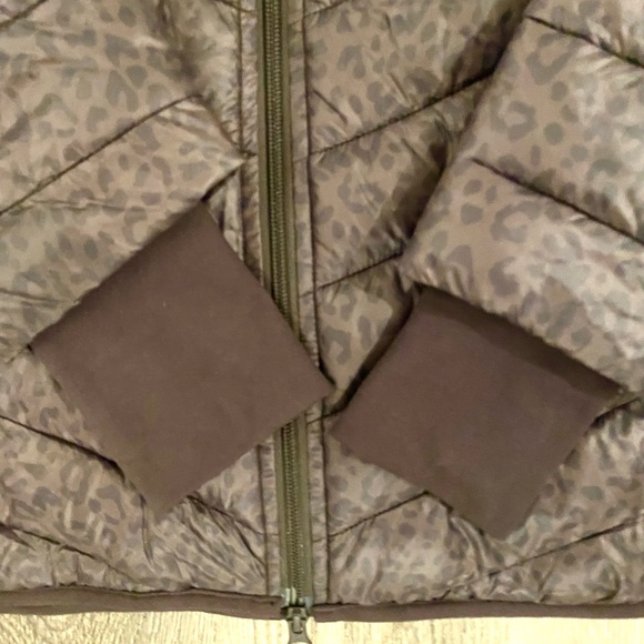 Hooded Puffer Jacket, Cheetah Print | Size XS/S - Picture 6 of 6
